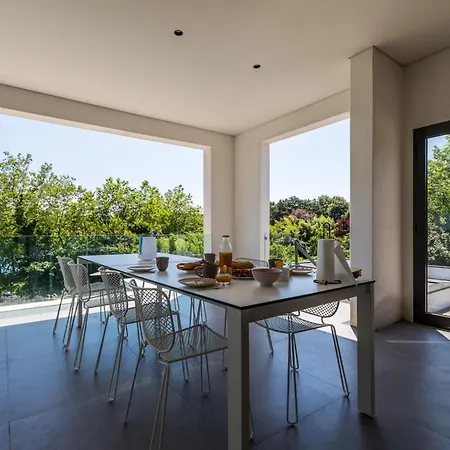 Szálloda Lakeview-keyweek-villa - Swimming Pool 4*