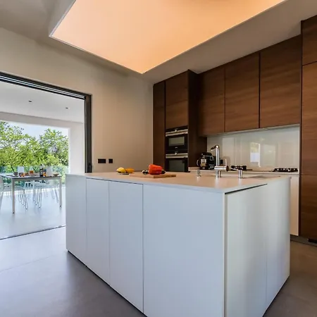 Lakeview-keyweek-villa - Swimming Pool 4*